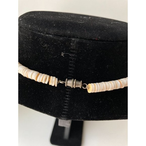 Vintage Hawaiian Natural White Puka Shell Choker Necklace w Facetted Tigers Eye - Picture 4 of 4